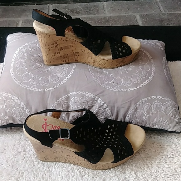 Sandals - Picture 3 of 5